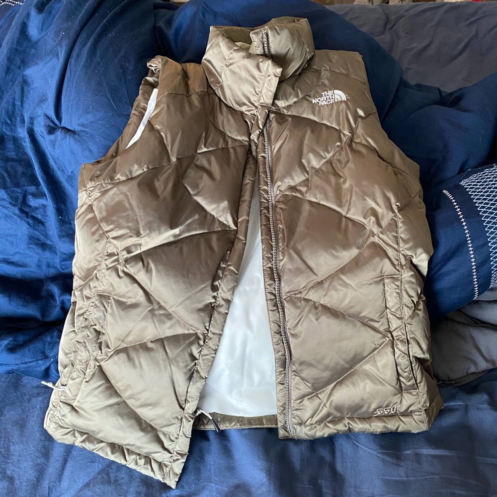 Size M Women’s North Face vest